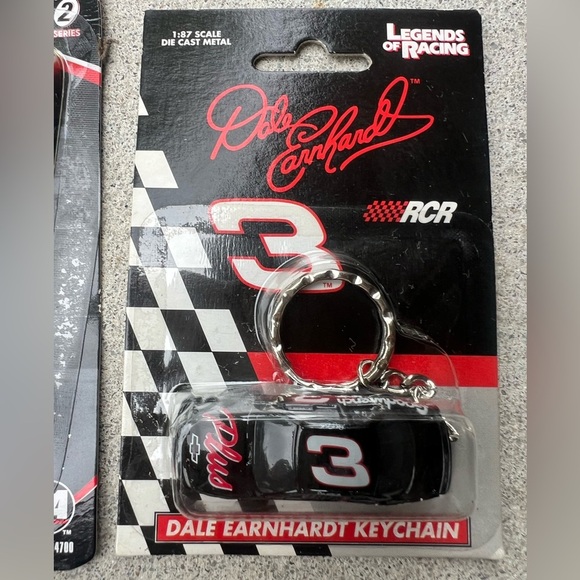 Dale Earnhardt #3 Winners Circle
Action Goodwrench Car 1:64
Series 2 & Key Chain - Picture 3 of 9